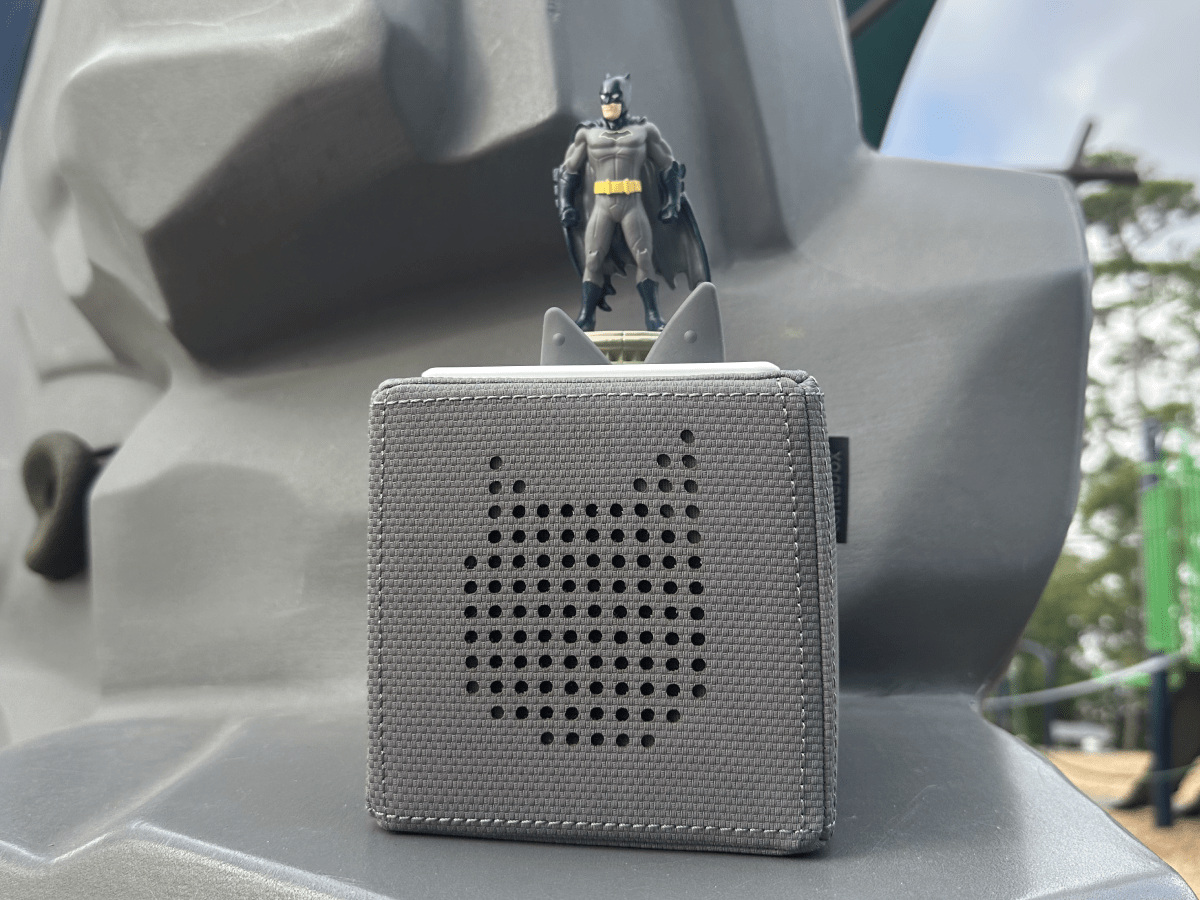 Batman-10000937-TB2LifestyleImage.png