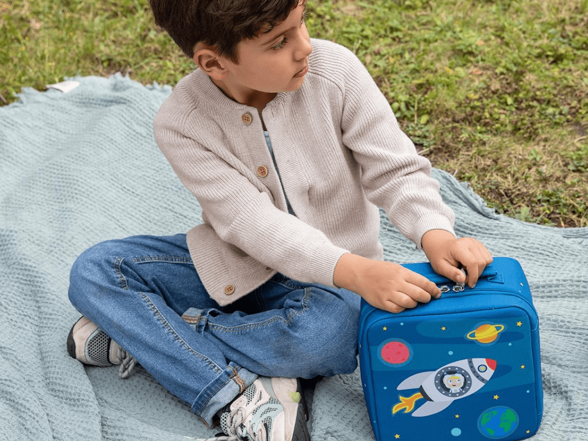 Blast-Off-Carrying-Case-Max-10002421-TB2LifestyleImage.png