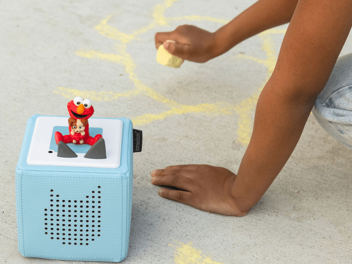 Elmo-_-Tango-11000748-TB2LifestyleImage.png