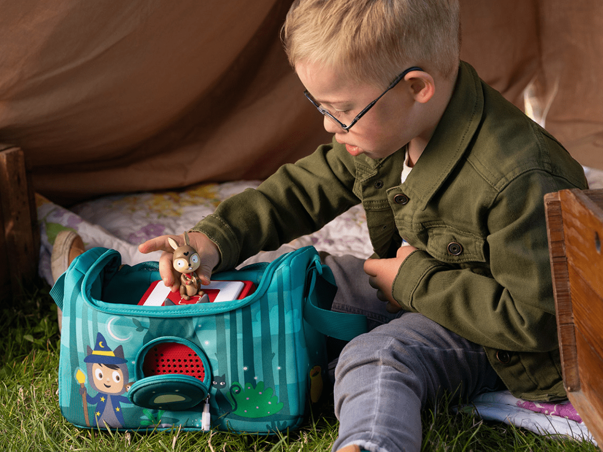 Enchanted-Forest-Listen-_-Play-Bag-10002425-TB2LifestyleImage.png