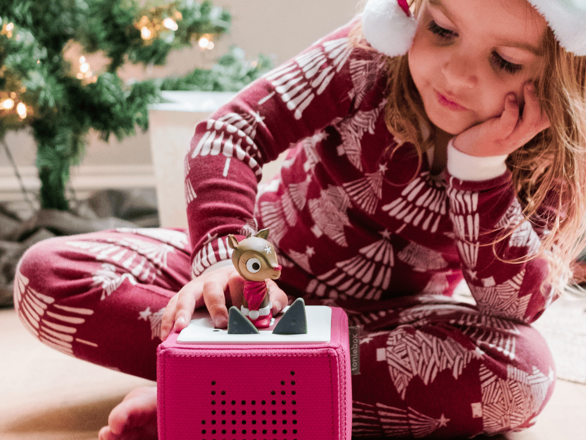 Holiday-Songs-2-10001764-TB2LifestyleImage.png