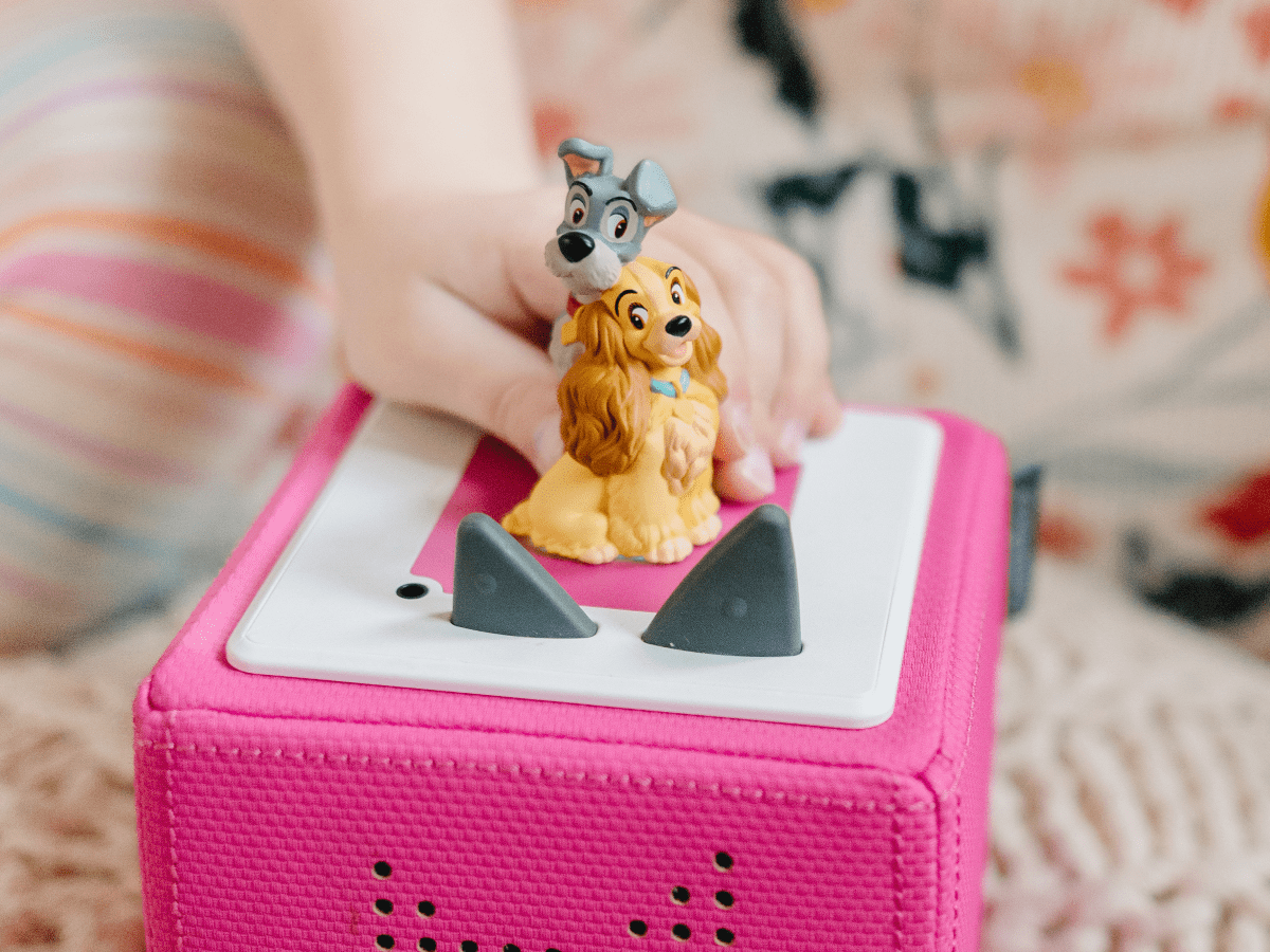 Lady-and-the-Tramp-10001787-TB2LifestyleImage.png