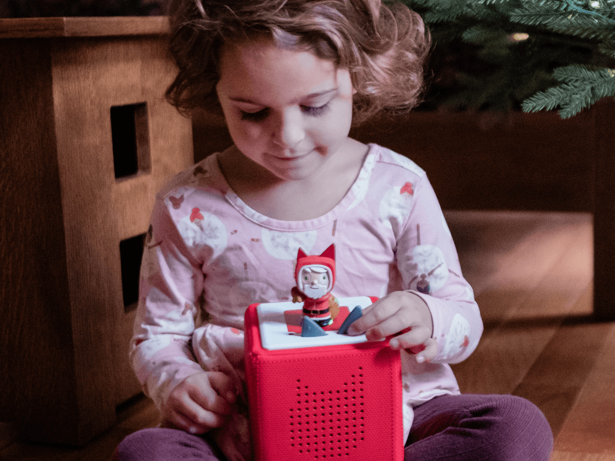 Santa-10000559-TB2LifestyleImage.png