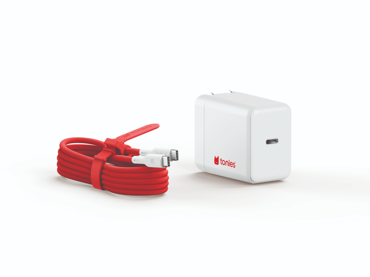 USB-C-Charger-11002231-TB2Hero2.png